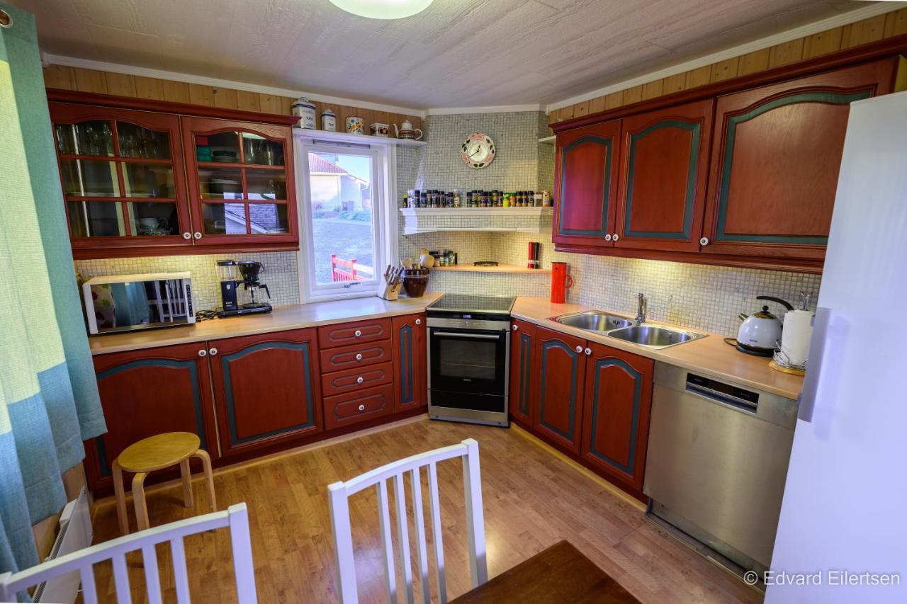 Semesterbostad Cozy House On